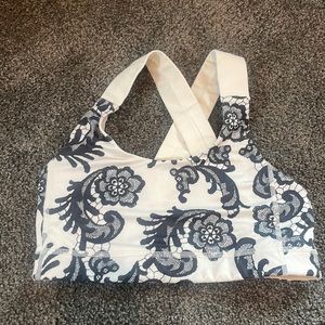 Lululemon Athletica all sport bra size 6